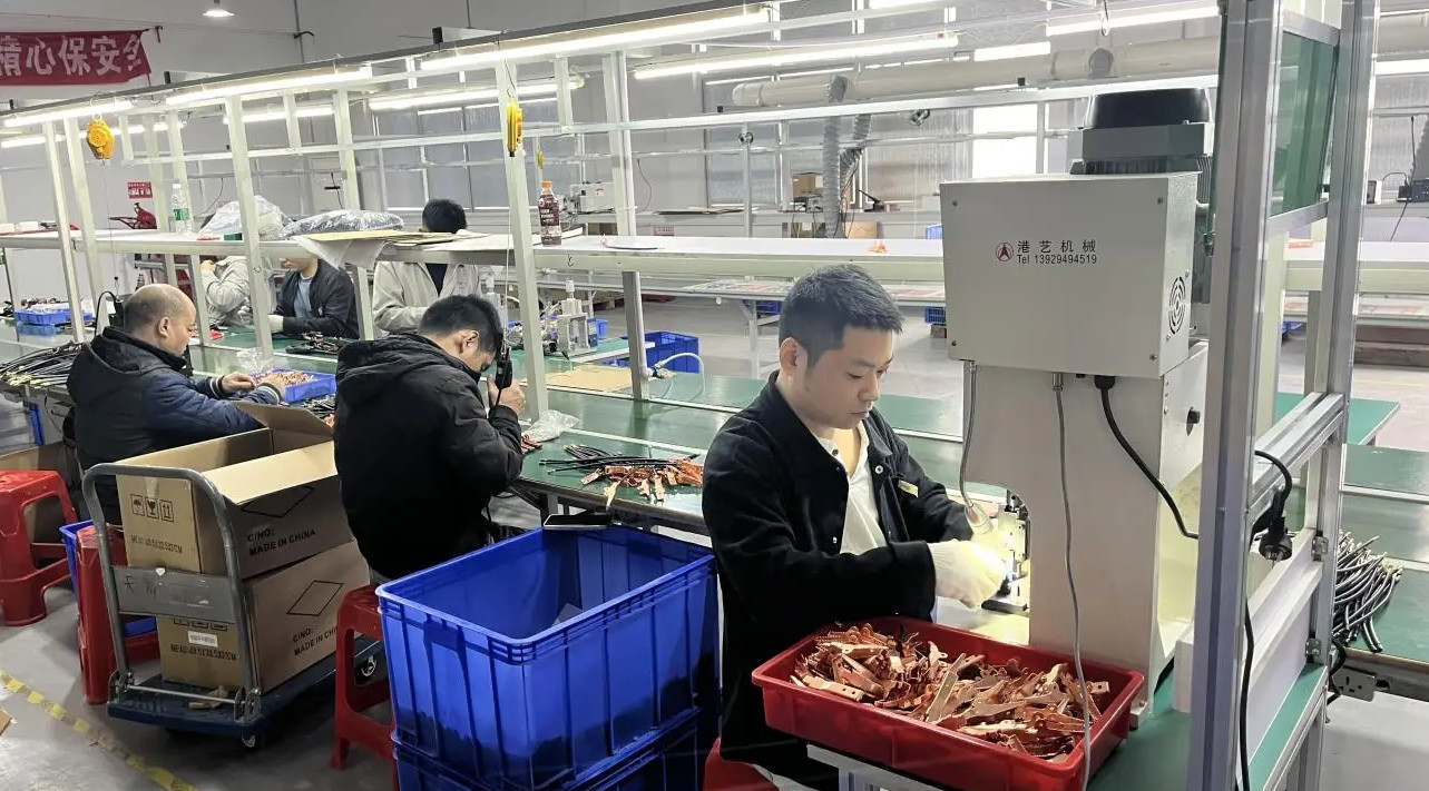 Shenzhen CHL Industries Co., Ltd. linea di produzione in fabbrica
